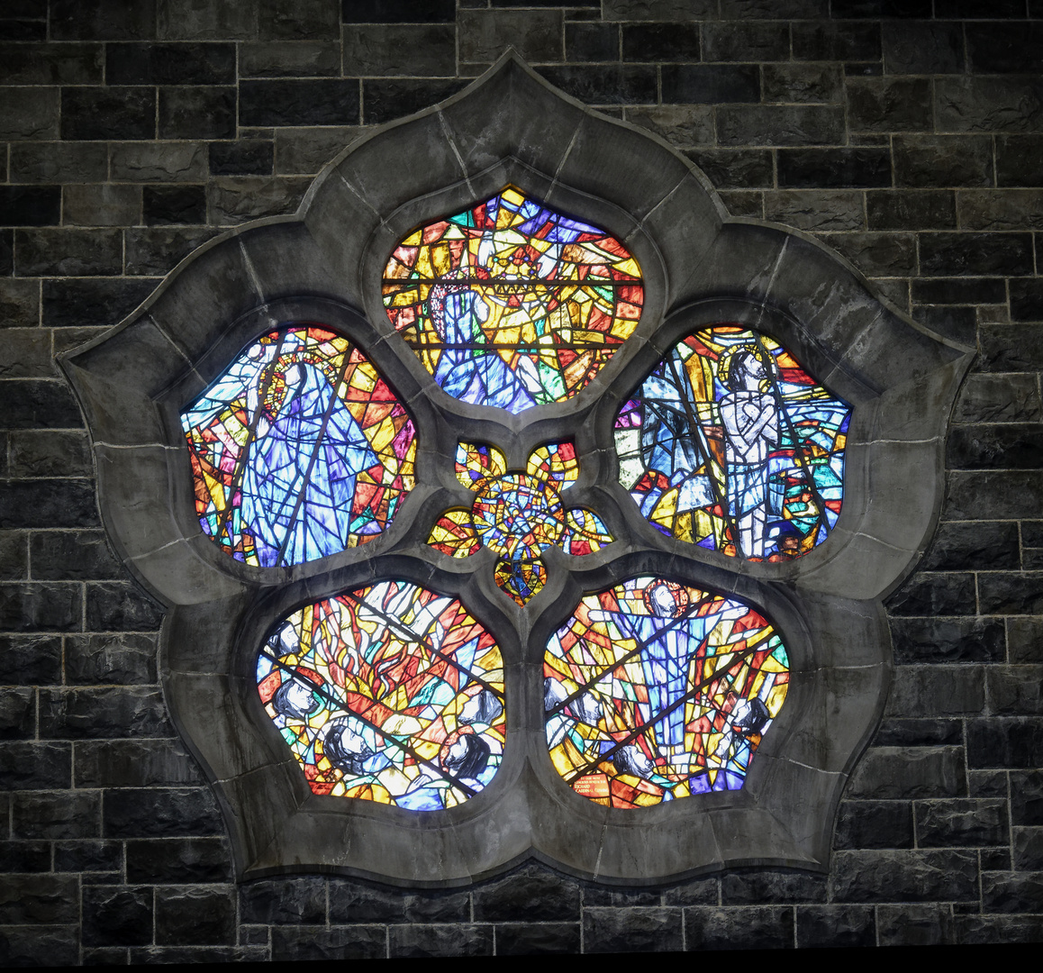 ein Fenster der Galway Cathedral