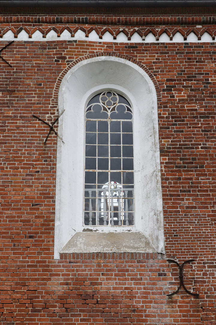 Ein Fenster der Kirche in Werdum (2019_03_21_EOS 6D Mark II_0834_ji)