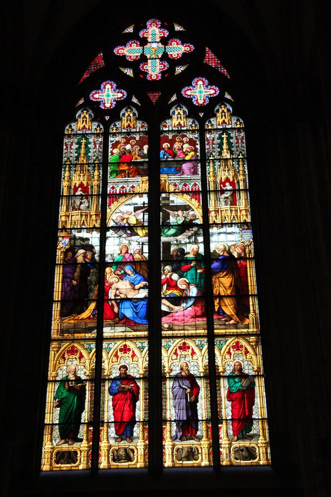 Ein Fenster von vielen, im Dom zu Köln ..........................