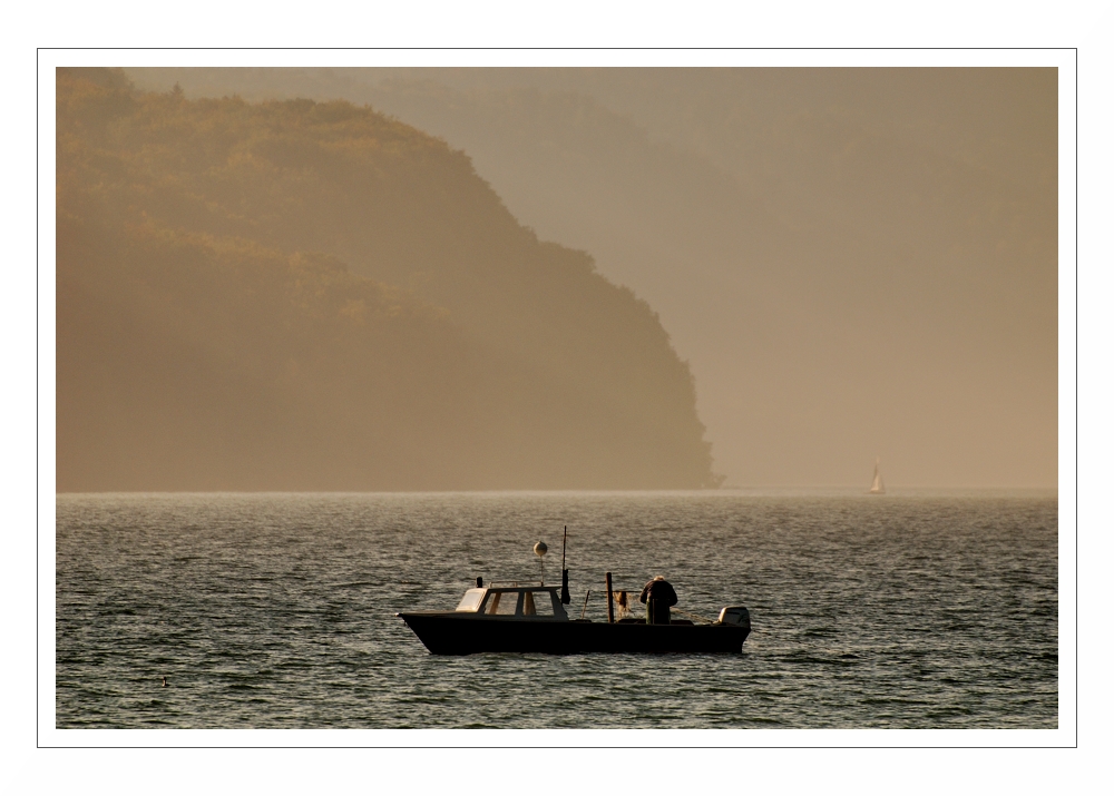 Ein Fischer am Bodensee