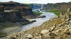 Ein Flusslauf im Vatnajökull-Nationalpark in Island