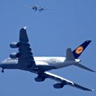 Ein Formationsflug aus Lufthansa A380 und JU-52 der keiner war.