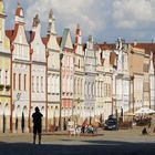 Ein Fotograf am Stadtplatz von Telc