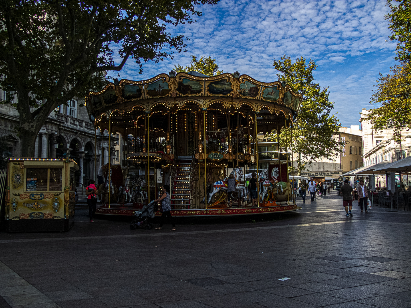 Ein Freund der Kinder, das Kinderkarussell in Avignon