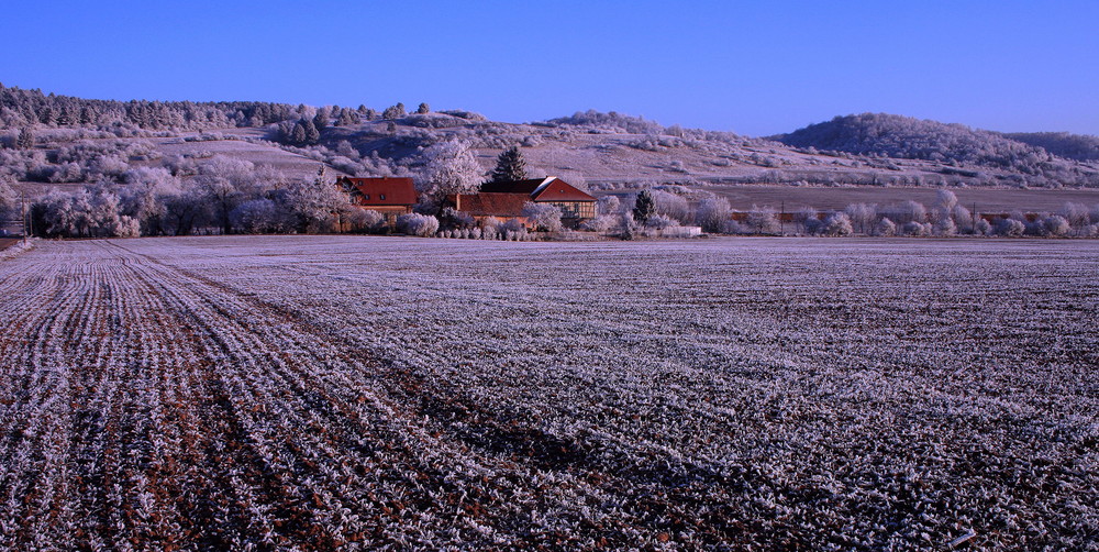 Ein frostiger Atem streift das Land