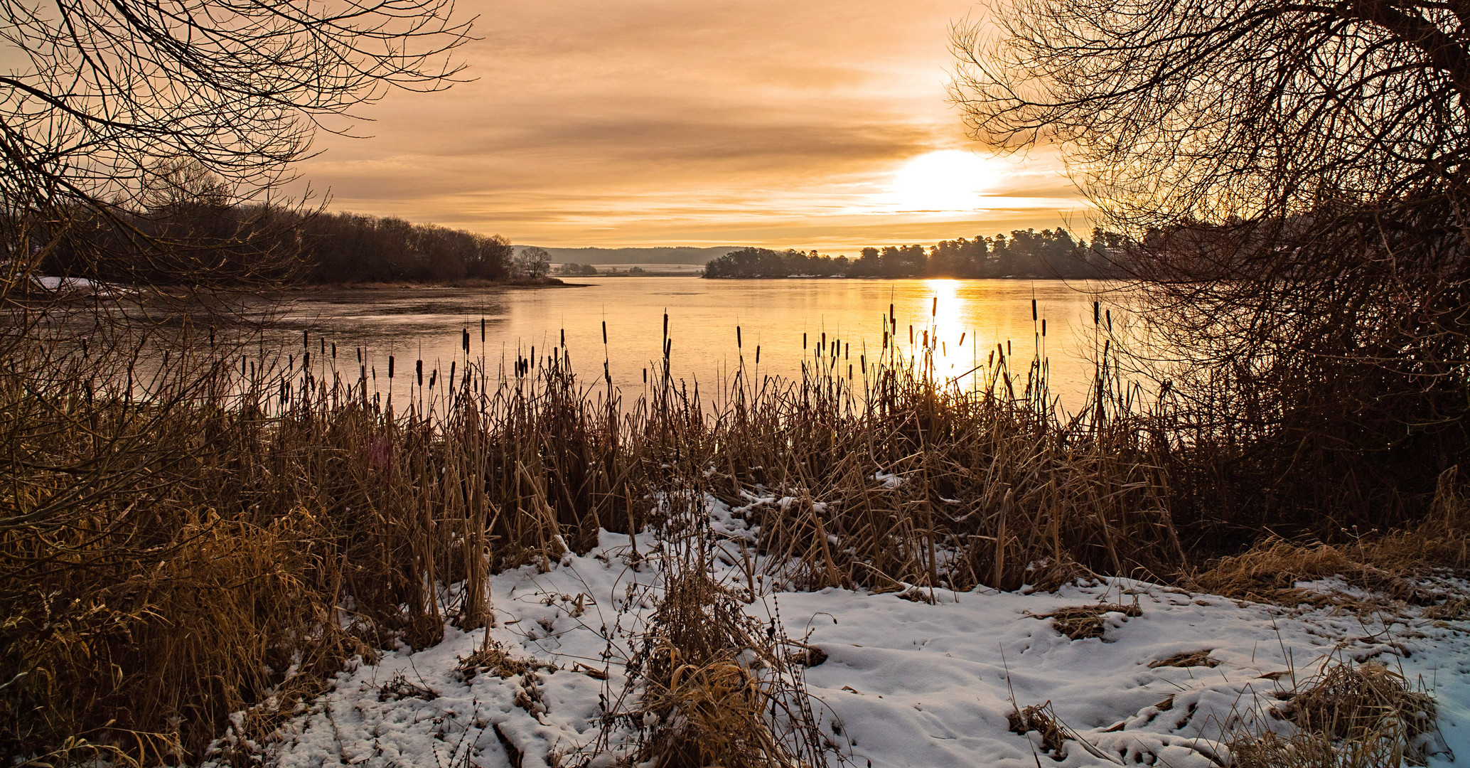 Ein frostiger Morgen Foto &amp; Bild | wasser, sonnenaufgang, winter Bilder ...