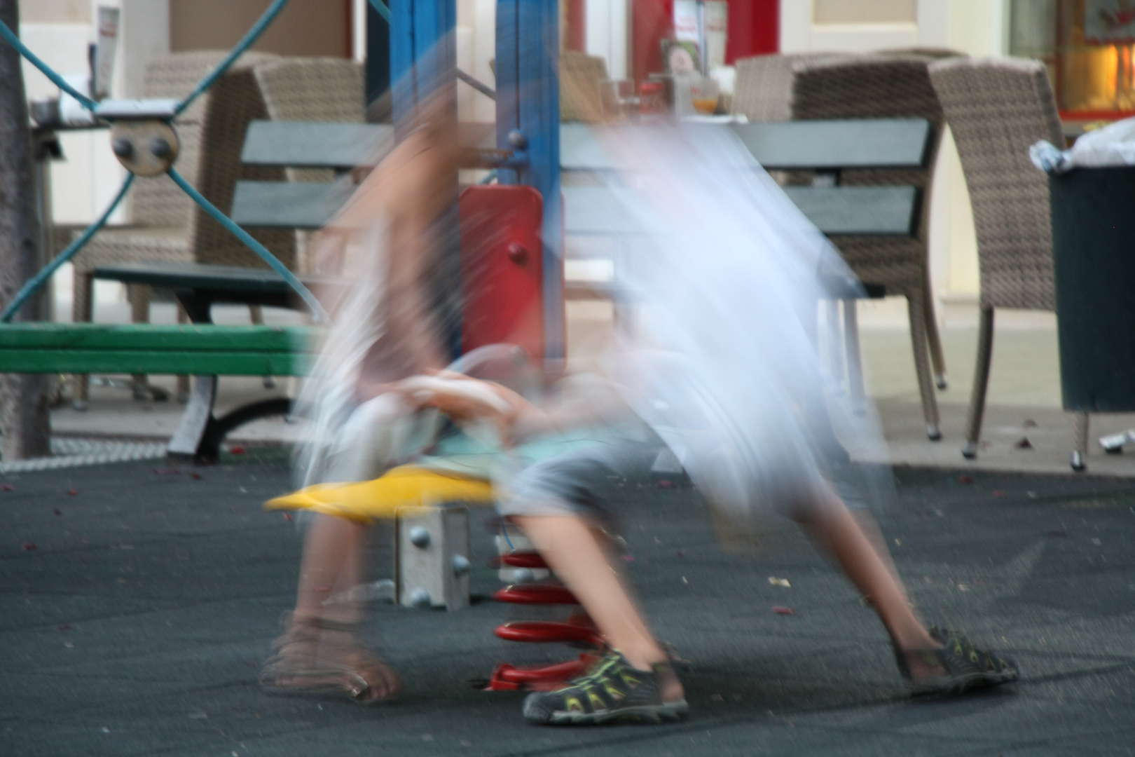 Ein Fünftel Sekunde @ Spielplatz