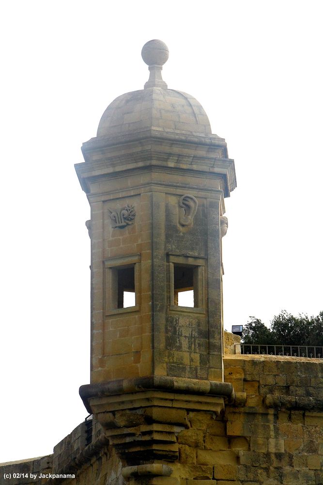 Ein ganz besonderer Turm - Der Turm mit Auge und Ohr. (Vedette)