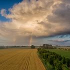 Ein ganz kleines Regengebiet über den Feldern