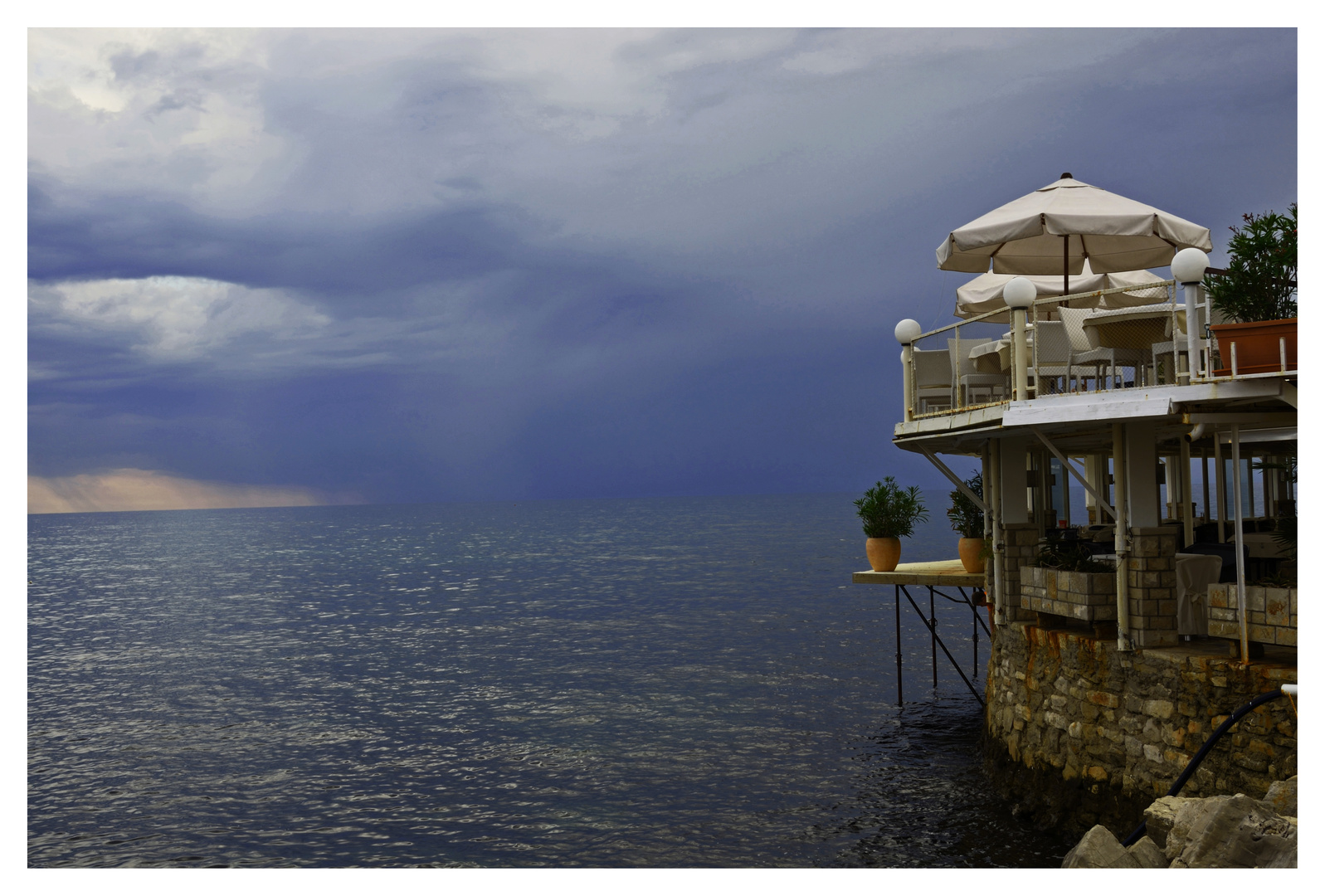 Ein Gewitter zieht auf