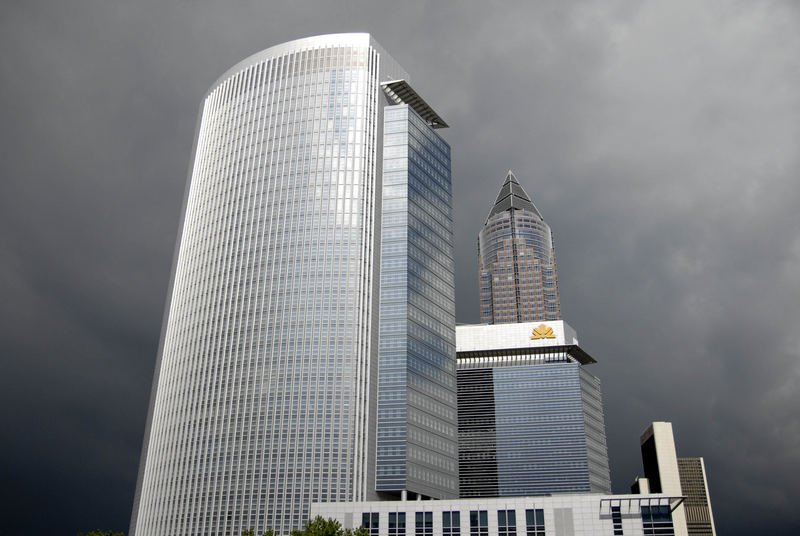 Ein Gewitter zieht auf über Frankfurt