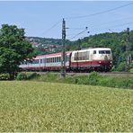 Ein (Gleis-) Bett im Kornfeld