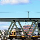 Ein Gleisbauzug auf der Eisenbahnbrücke 2016-10-04 (91) 