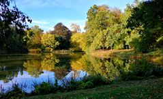 Ein Gothaer Parkteich im Herbst