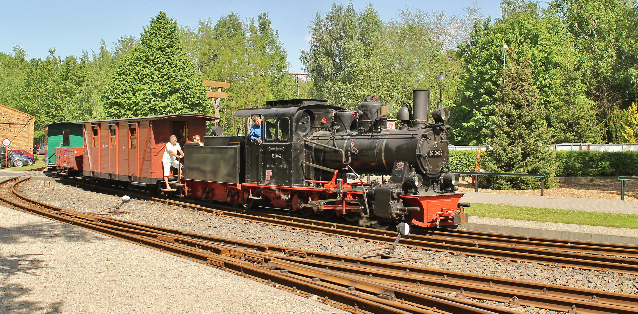 Ein großer Star auf Feldbahngleisen...