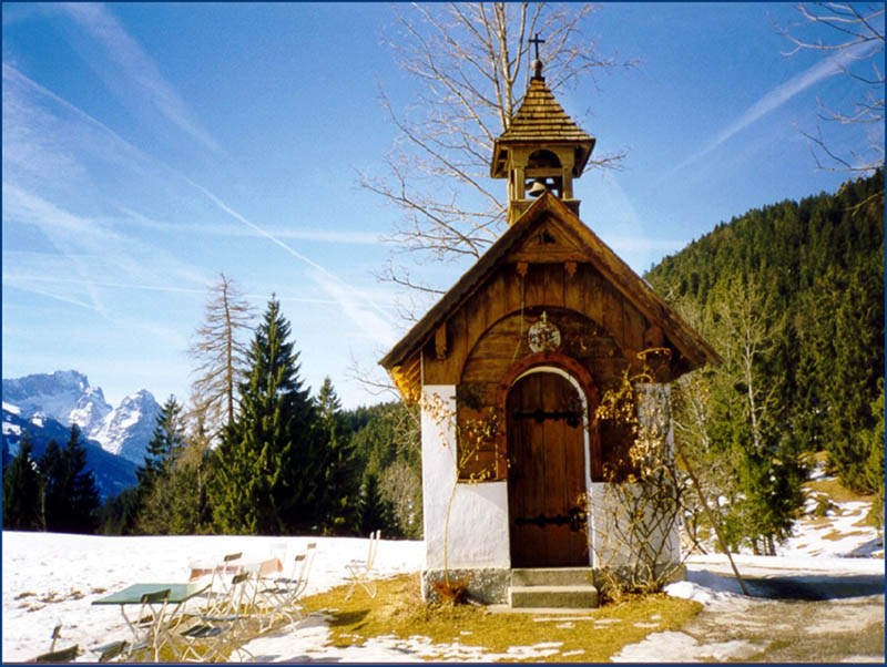 Ein Gruß aus der Bergkapelle in Gottes weite Natur...