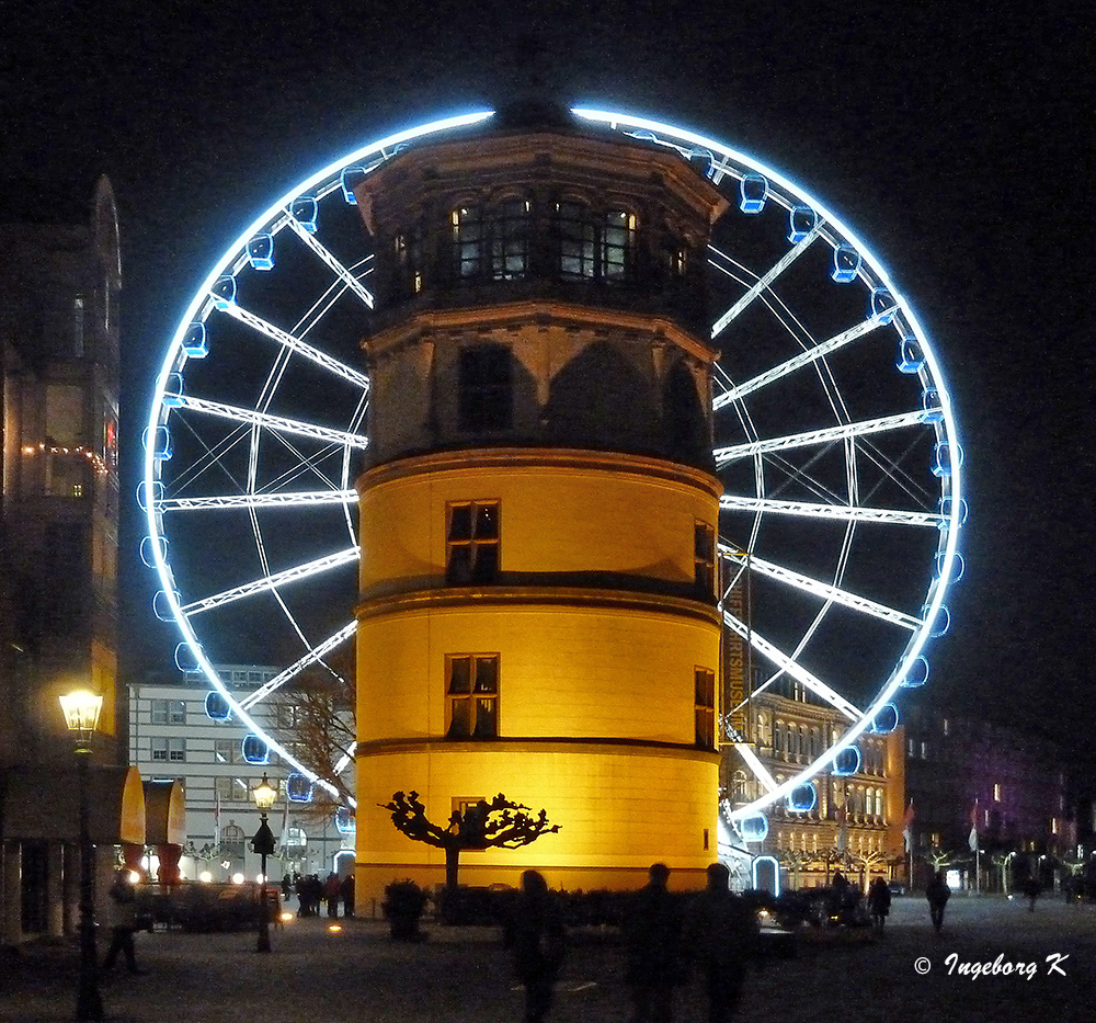 Ein Gruß zum Advent aus Düsseldorf vom Schloßturm am Rhein