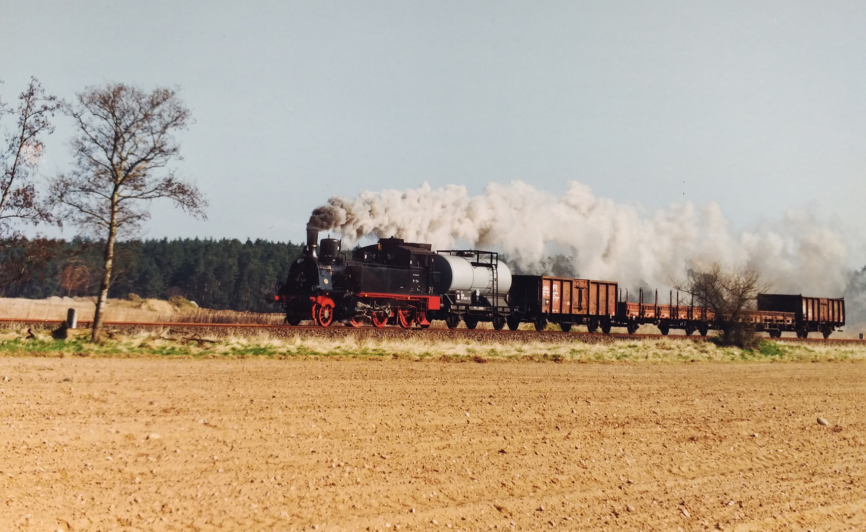 Ein Güterzug in Meck-Pomm 1999