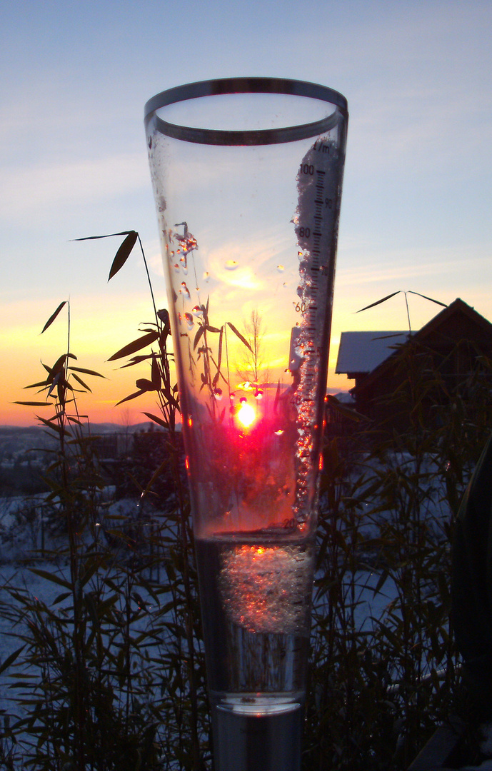 Ein gutes Glas voll Sonnenschein und im Herzen für das Jahr 2013!