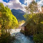 Ein Häuschen am wilden Fluss!