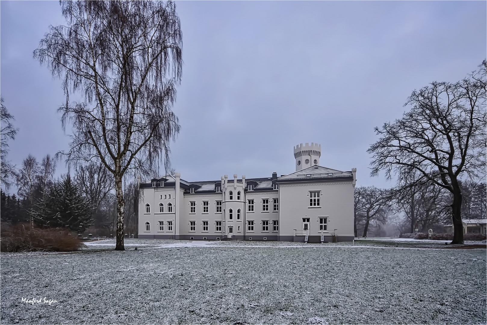 Ein Hauch von Winter umgibt Schloss Hohendorf/Vorpommern