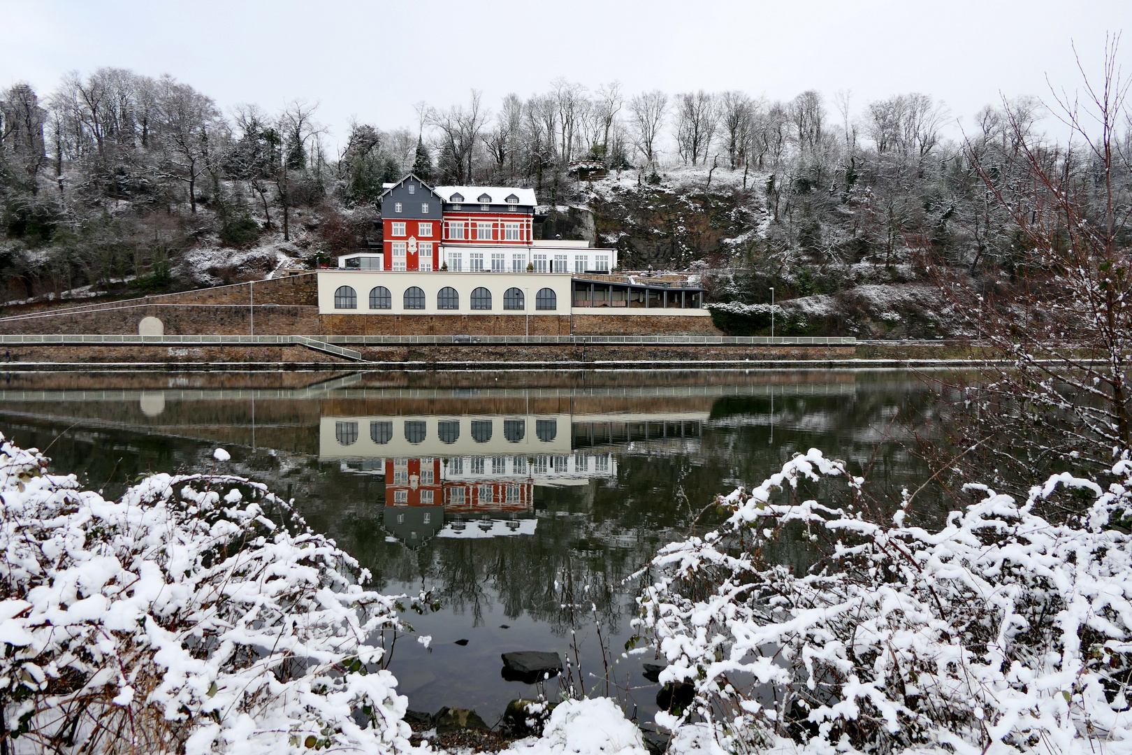 Ein Haus  an der Ruhr .