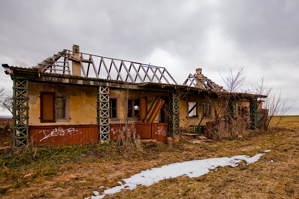 Ein Haus auf dem Feld II.