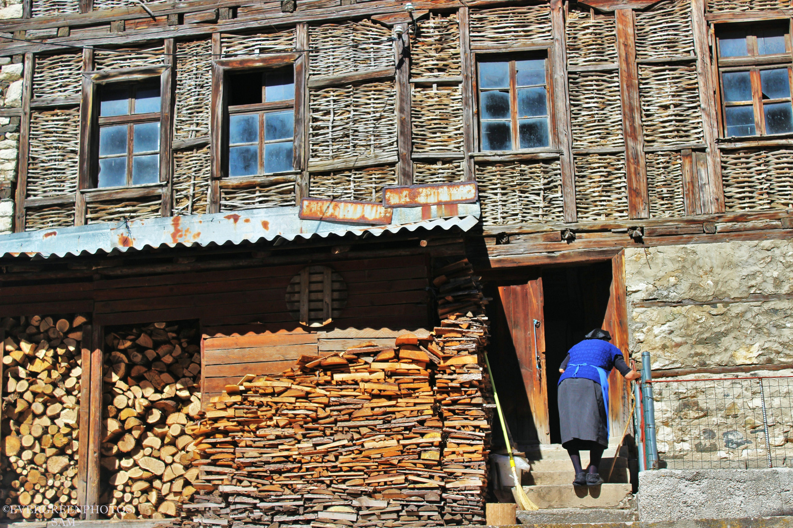 ein Haus aus Holz