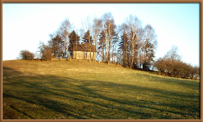 Ein Haus das steht im Walde ganz...