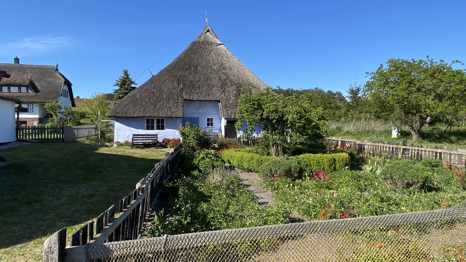 Ein Haus für die Witwen verstorbener Pfarrer – ein Pfarrwitwenhaus 