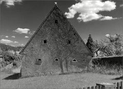 Ein Haus und sein Schatten