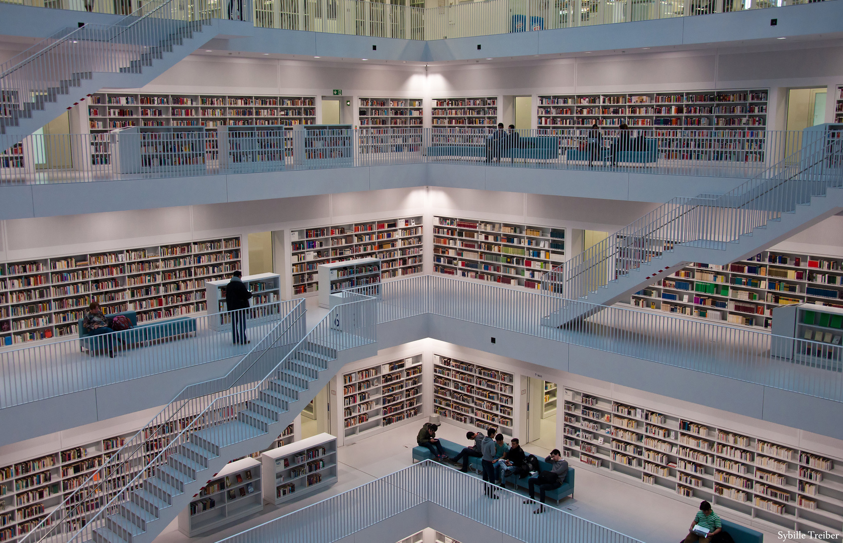 Ein Haus voll bunter Bücher