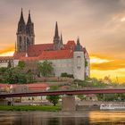 Ein HDR von einem Sonnenuntergang hinter der Albrechtsburg Meißen