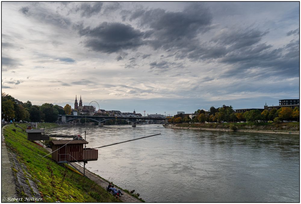 Ein herbstlicher Abend am Rhein