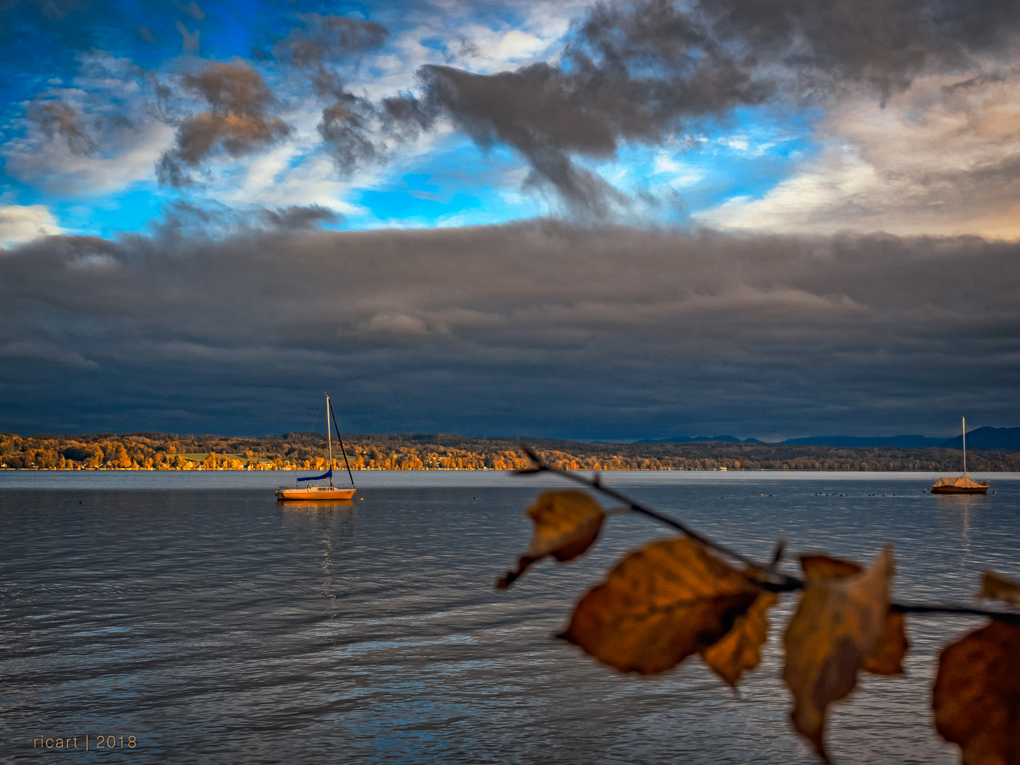 Ein Herbsttag geht am Starnberger See