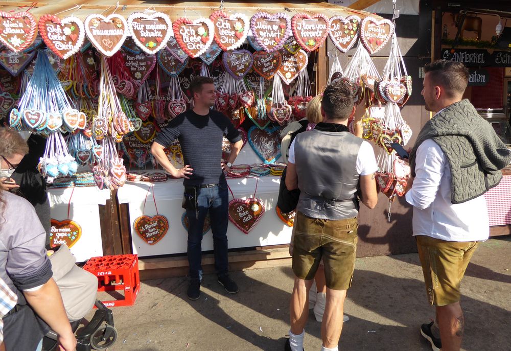 Ein Herz fürs Herzl..... Foto & Bild menschen, street, spezial Bilder