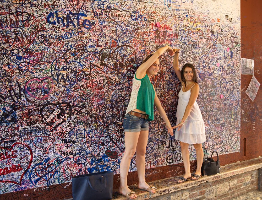 Ein Herz im Hause von Romeo und Julia in Verona