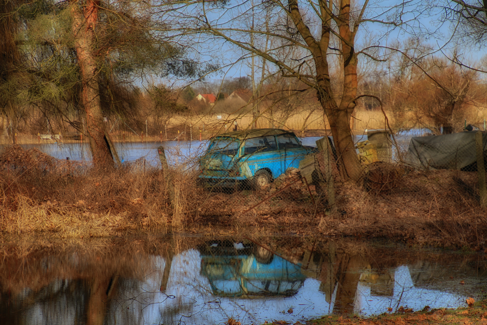 Ein Himmelblauer Trabant...