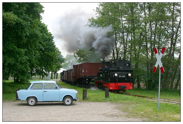 Ein himmelblauer Trabant...