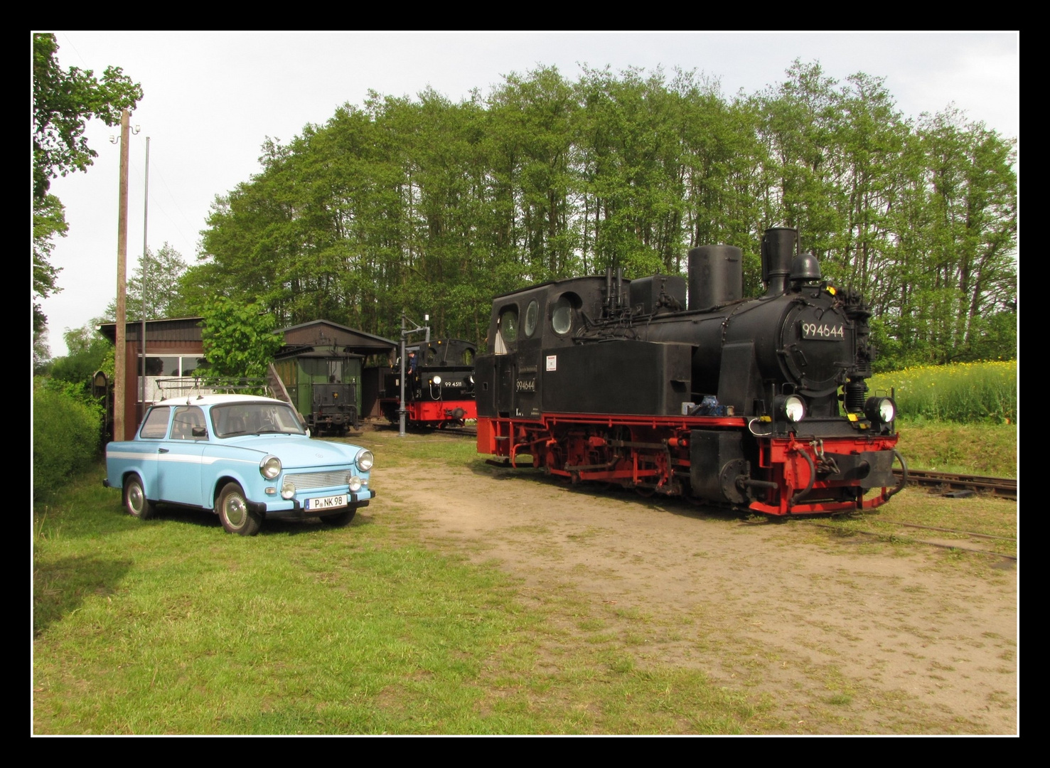 ein himmelblauer Trabant ...