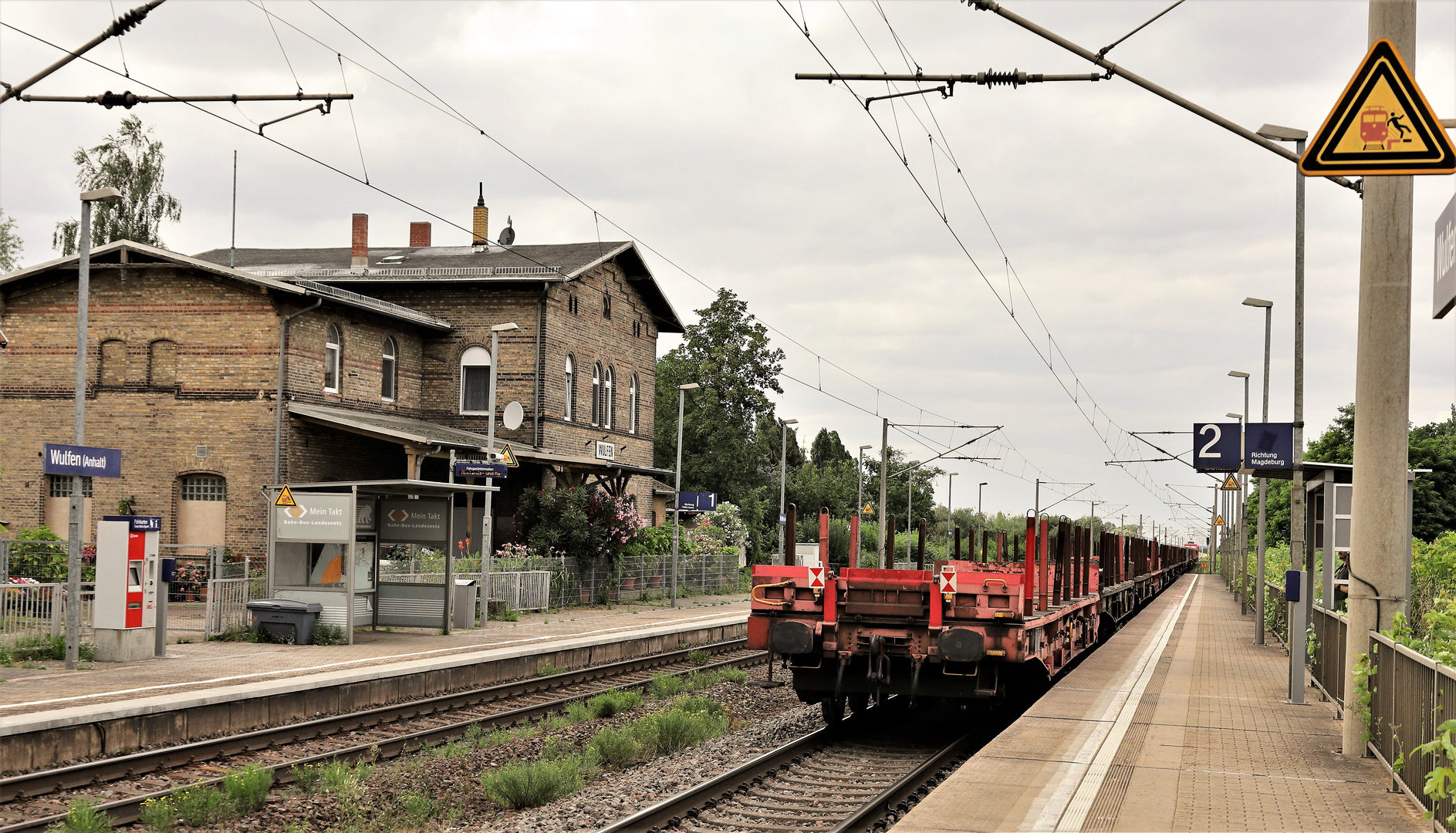 Ein historisches Bahnhofsgebäude...