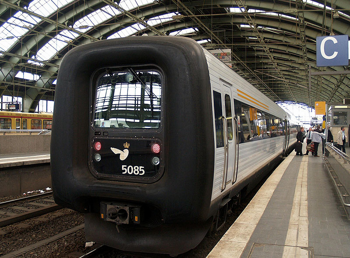 Ein IC3 ( Gumminase ) der DSB (Dänische Staatsbahn )...