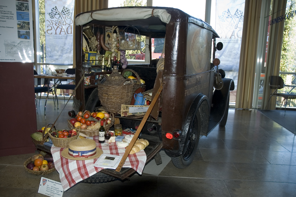 ein idelaer Picknickwagen - leider gibt es so etwas heute nicht mehr