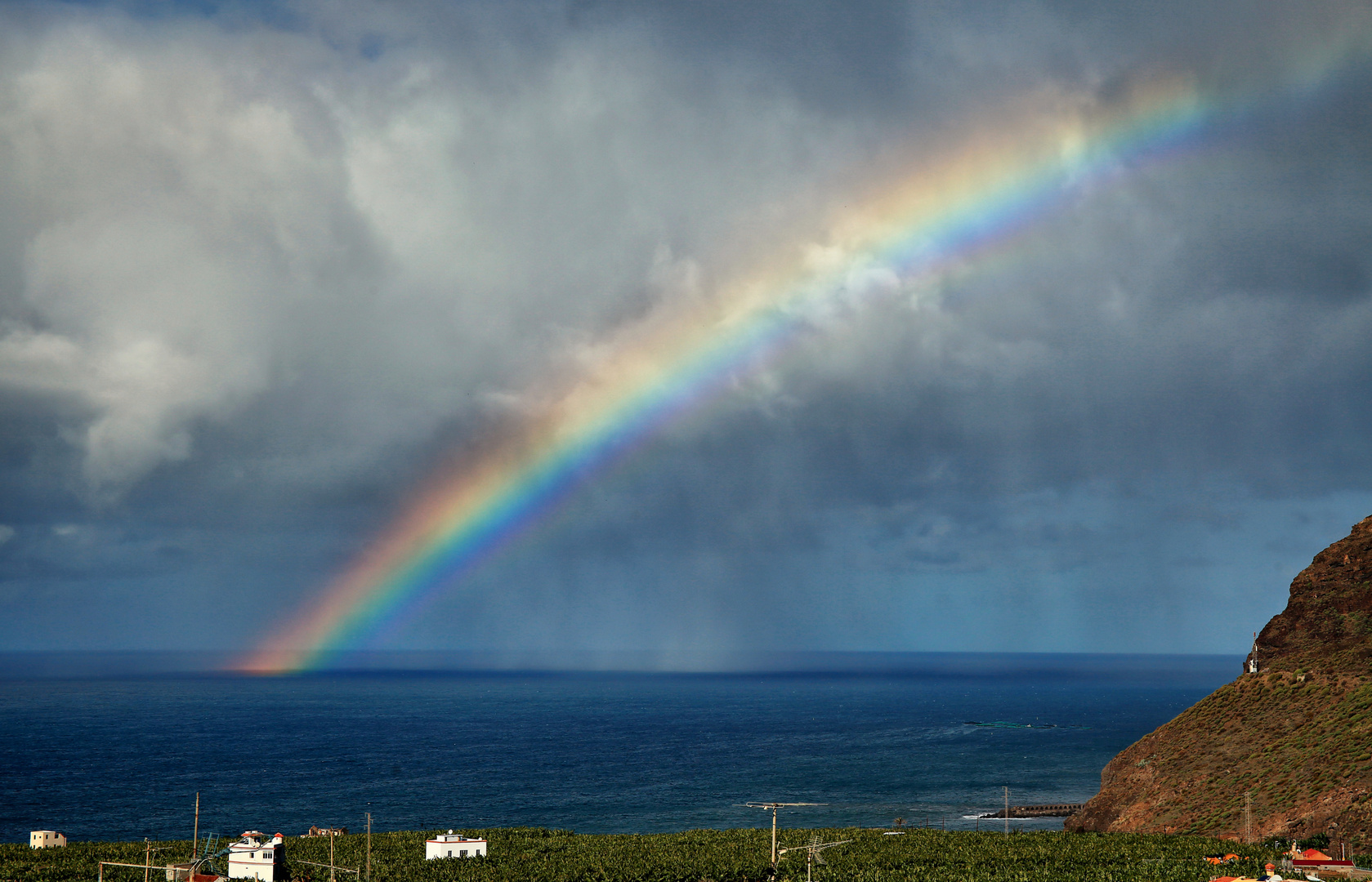 Ein intensiver Regenbogen