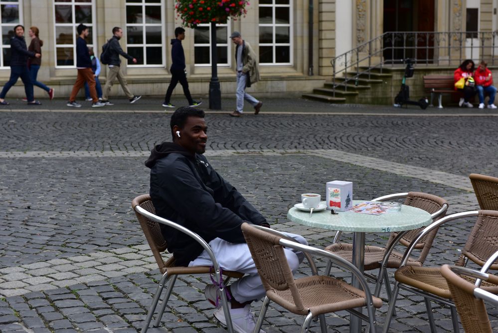 Ein Kaffee auf dem schönen Platz.         ..DSC_3760