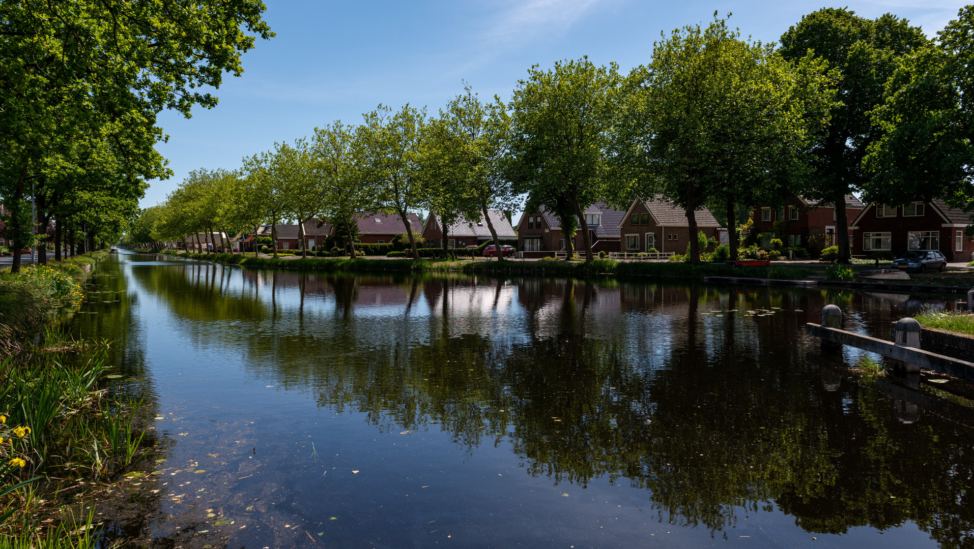 Ein Kanal in der Provinz Groningen - Stadskanaal