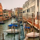 Ein Kanal in Venedig