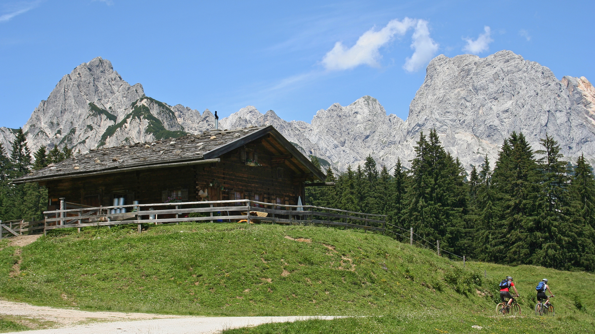 Ein Kaser auf der Litzlam vor der Reiteralpe (IMG_5640_ji)