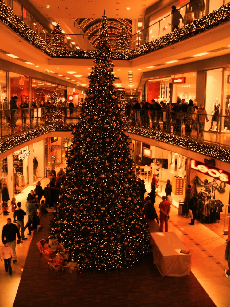Ein Kaufhaus im Weihnachtsrausch
