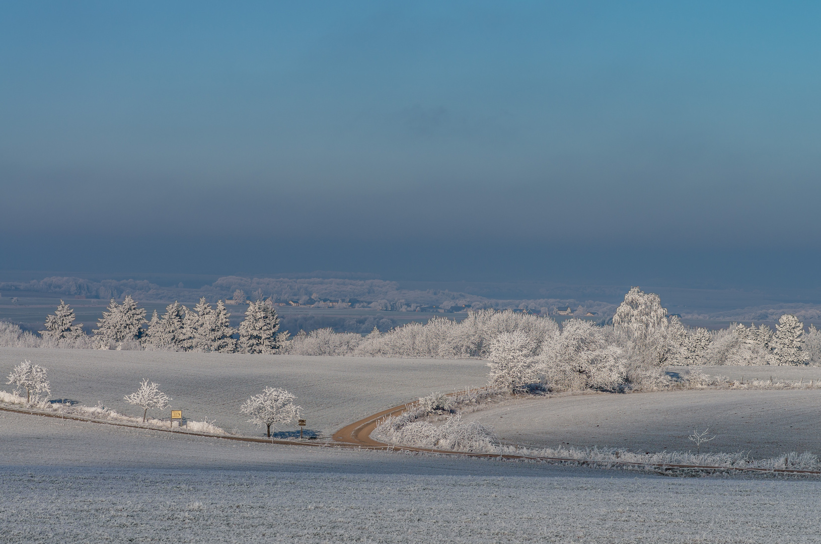 ein klarer Wintertag